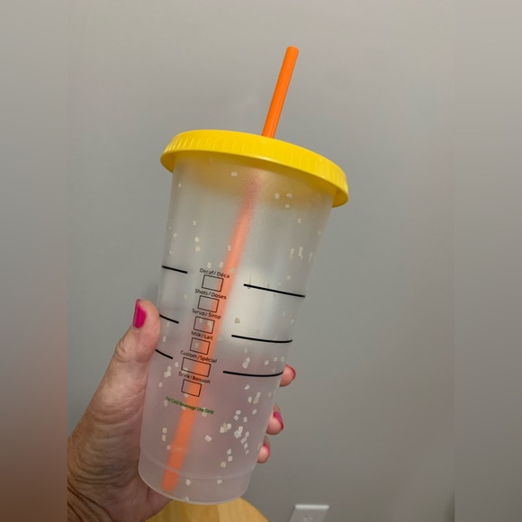 π5/$15 Starbucks Color Changing Cold Brew Cup with lid & straw, NEW - Picture 2 of 3